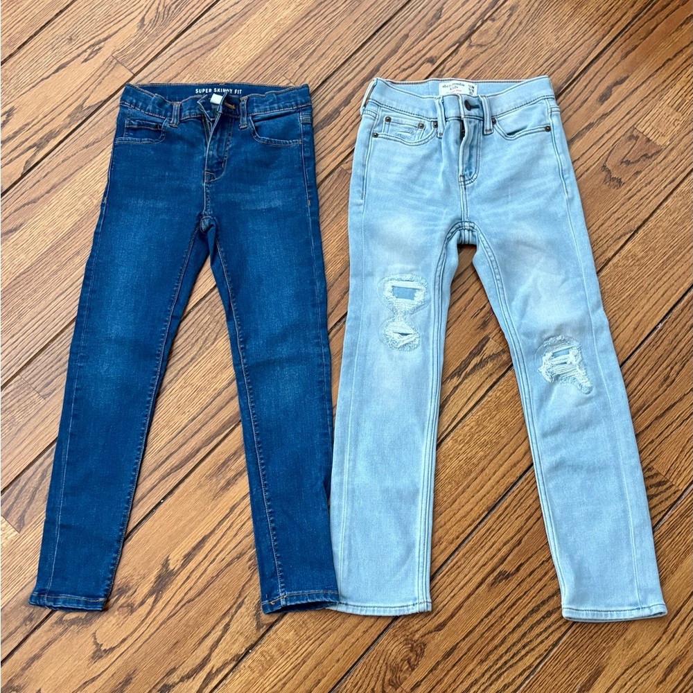 Zara/Abercrombie  Kids Jeans in Dark Blue and Light Blue size 9